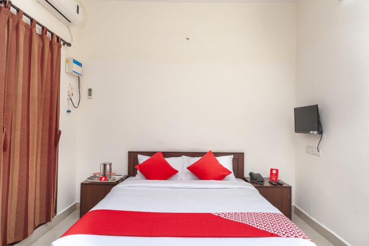 Oyo 22019 Skye Service Apartments Chennai Exteriör bild