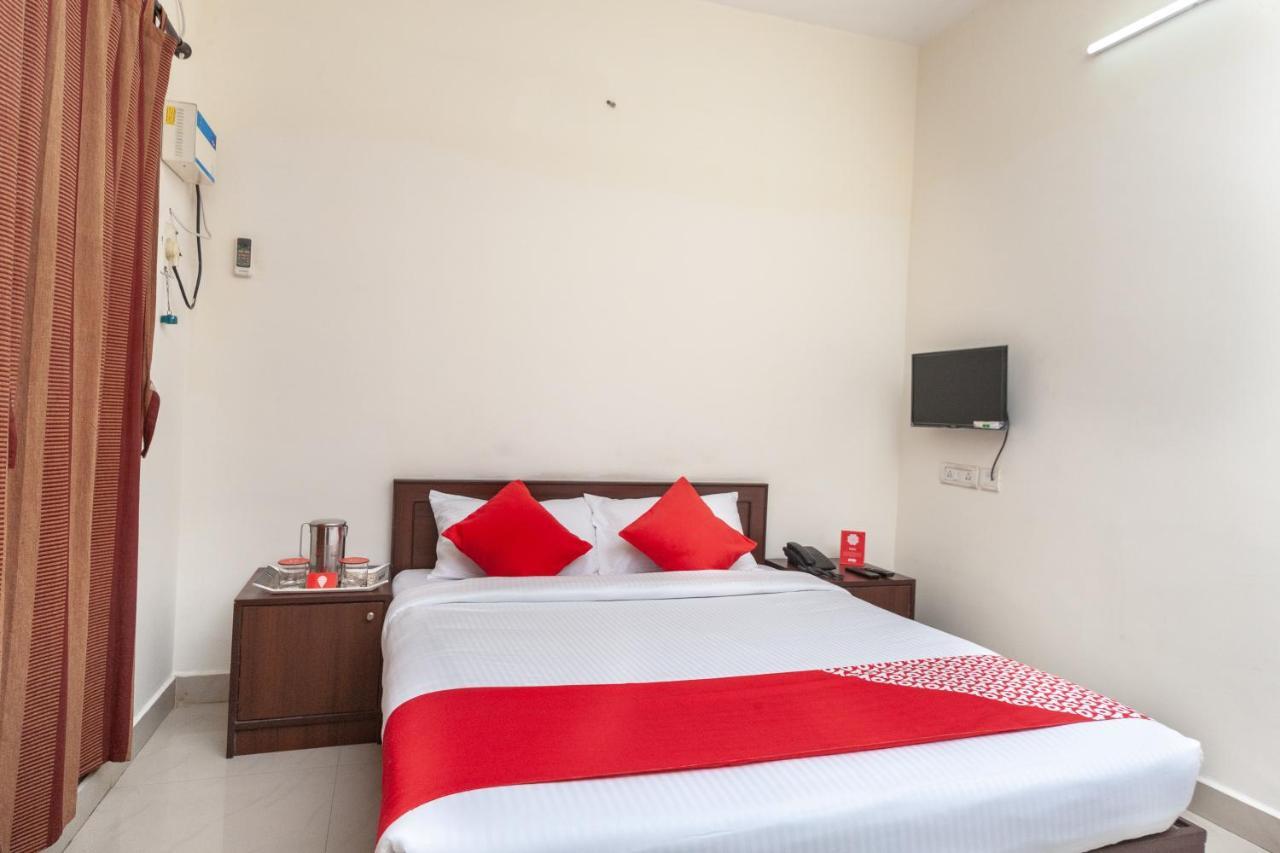 Oyo 22019 Skye Service Apartments Chennai Exteriör bild