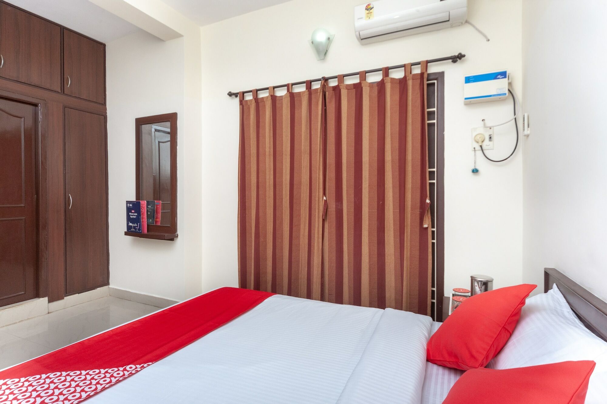 Oyo 22019 Skye Service Apartments Chennai Exteriör bild